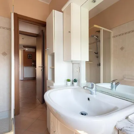 Finestra Sulle Montagne * Albavilla