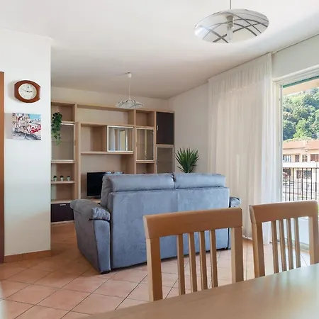 Finestra Sulle Montagne *