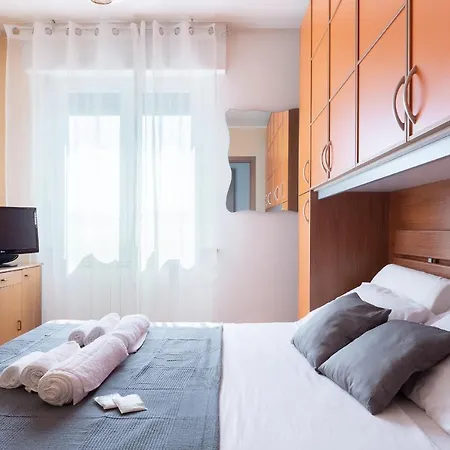 Finestra Sulle Montagne Apartment *