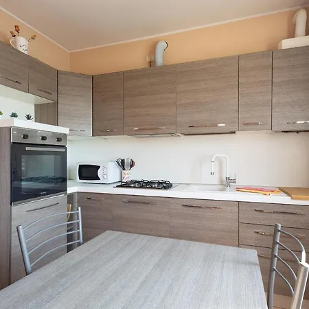 Finestra Sulle Montagne Apartment Albavilla